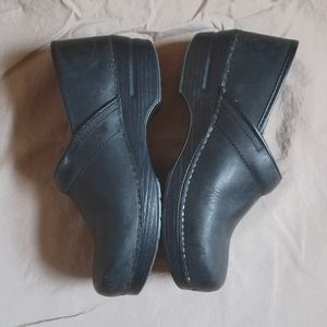 Black Charcoal Clogs Size 40/US 9